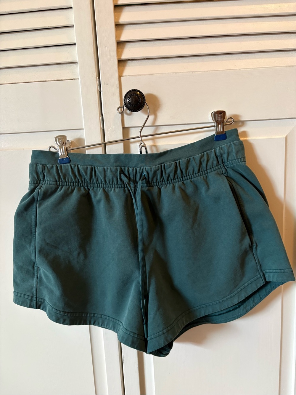 Lululemon inner glow shorts